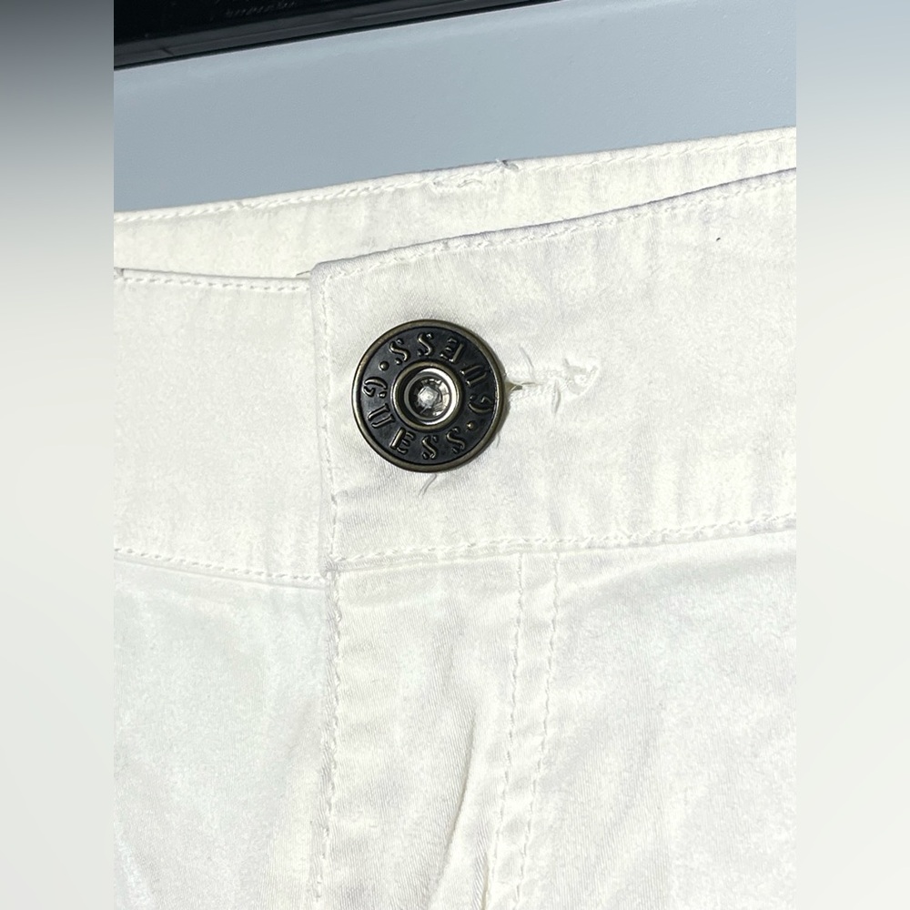 Guess White Jean Shorts Casual Style - Picture 4 of 12